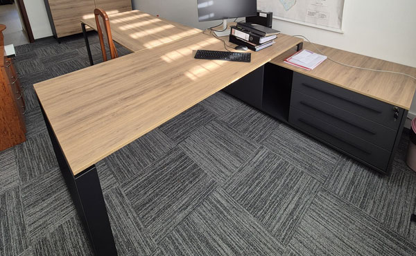 Biurko z dostawką CRN-GCS13, stół konferencyjny CRN-GCS17, kolor dąb naturalny W240