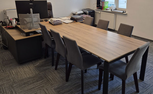 Biurko z dostawką CRN-GCS13, stół konferencyjny CRN-GCS17, kolor dąb naturalny W240