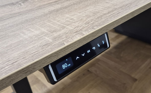 Biurko na stelażu elektrycznym CRN-GCS13 EL, kolor dąb Robson W300